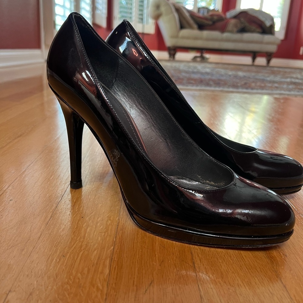 Stuart Weitzman Pumps​